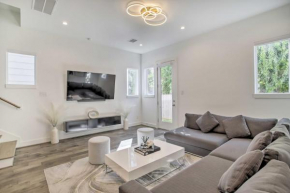 Newly-Built Luxury Galleria Area Townhome!